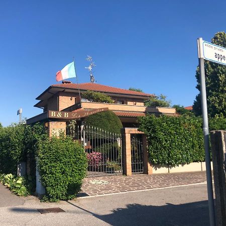 B&B Les Fleurettes Lomazzo Bagian luar foto